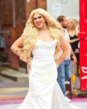 Lemon Instagram - enjoying my winter hibernation, but already thinking about all the tables i’ll be dancing on this summer 💛✨ 

☀️ @play.date.to 
📸  @dragcoven 
💇🏼‍♀️ @hairbymarcandre