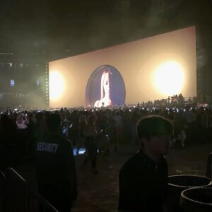 Lemon Instagram - i think the beyoncé concert calls for a permanent spot on the grid 🐝🍋✨