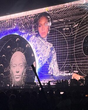 Lemon Instagram - i think the beyoncé concert calls for a permanent spot on the grid 🐝🍋✨