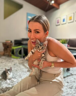 Leo Howard Instagram - Happy birthday to my soon to be wife. I’m beyond grateful for  your presence in my life. You are a gift and a light to all that are lucky enough to know you. You are the funniest, sexiest, smartest, best cat mom I know. Cheers to a lifetime more. I love you