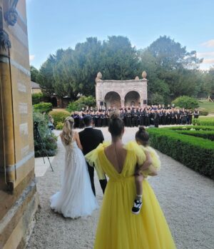 Leona Lewis Instagram - Ladies of the Manor 🌼 feeling all the love on this beautiful day, congratulations to my soul sister @colacarson 🤍
