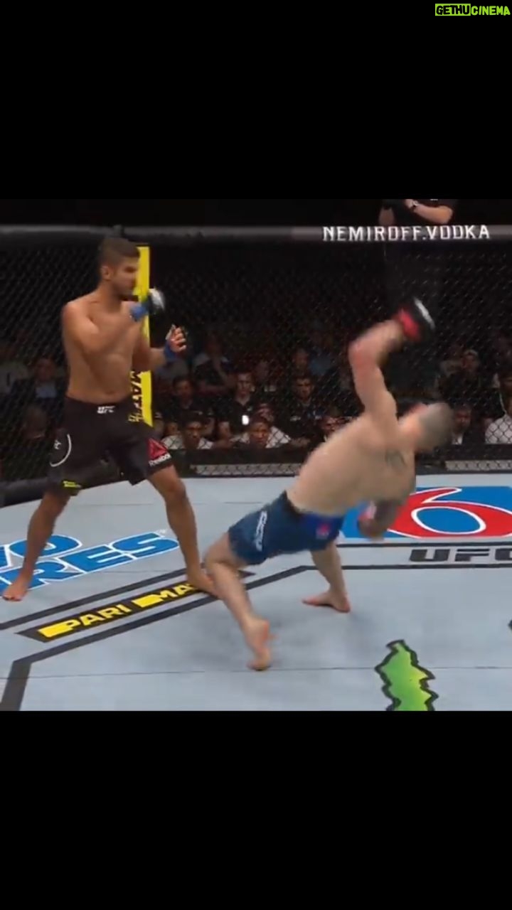Leonardo Santos - 2.7K Likes - #tbt
🇺🇲 Warming up for my next bout!
🇧🇷 Aquecendo para minha próxima luta!
Oss 🥋👊🏽
@ufc @ufc_brasil
@pharmactive_farmacia @mabogea @sportblock @restaurantebroz @digaxrj @fernandatelesnutri @leofariasphotos @supportbrasil @teamnovauniao @cdpd @academiaupper
#santosbrothers #novauniao #bjj #jiujitsu #ufc #mma #mmafighter #wearenovauniao #leofariasphotos🙌🏽