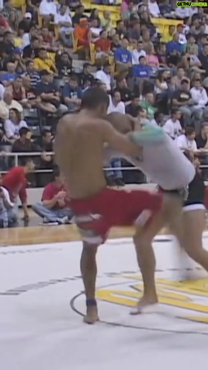 Leonardo Santos - 1.9K Likes - If GSP comes back to do a grappling match, maybe a rematch with @leosantosjj ? 🇧🇷
FOLLOW 👉➡️ @grapplingroots