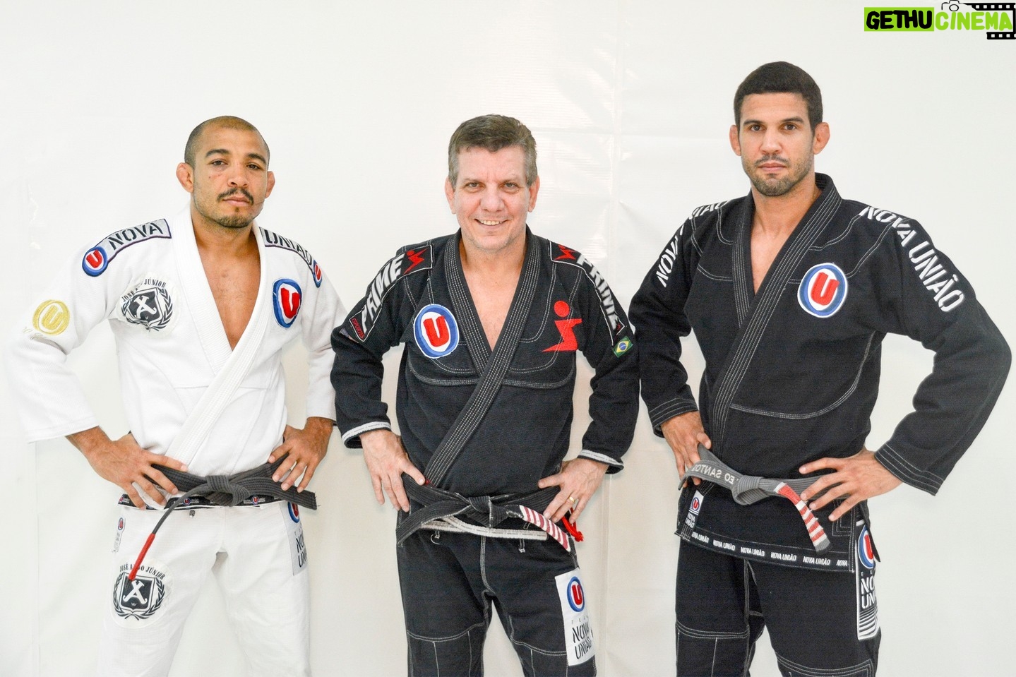 Leonardo Santos - 2.2K Likes - 🇺🇸 Today's #tbt goes to this record, with Dedé (@dede_pederneiras) and Júnior (@josealdojunioroficial). Many stories, victories, defeats, and overcomings. #novauniao Osss 🥋
🇧🇷 O #tbt de hoje, vai para esse registro, com o Dedé (@dede_pederneiras) e o Júnior (@josealdojunioroficial). Muitas histórias, conquistas, derrotas, superações. #novauniao Osss
📸: @leofariasphotos
#nu #jiujitsu #ibjjf #cbjj #novauniaostyle #reidosleves #bjj #wearenovauniao