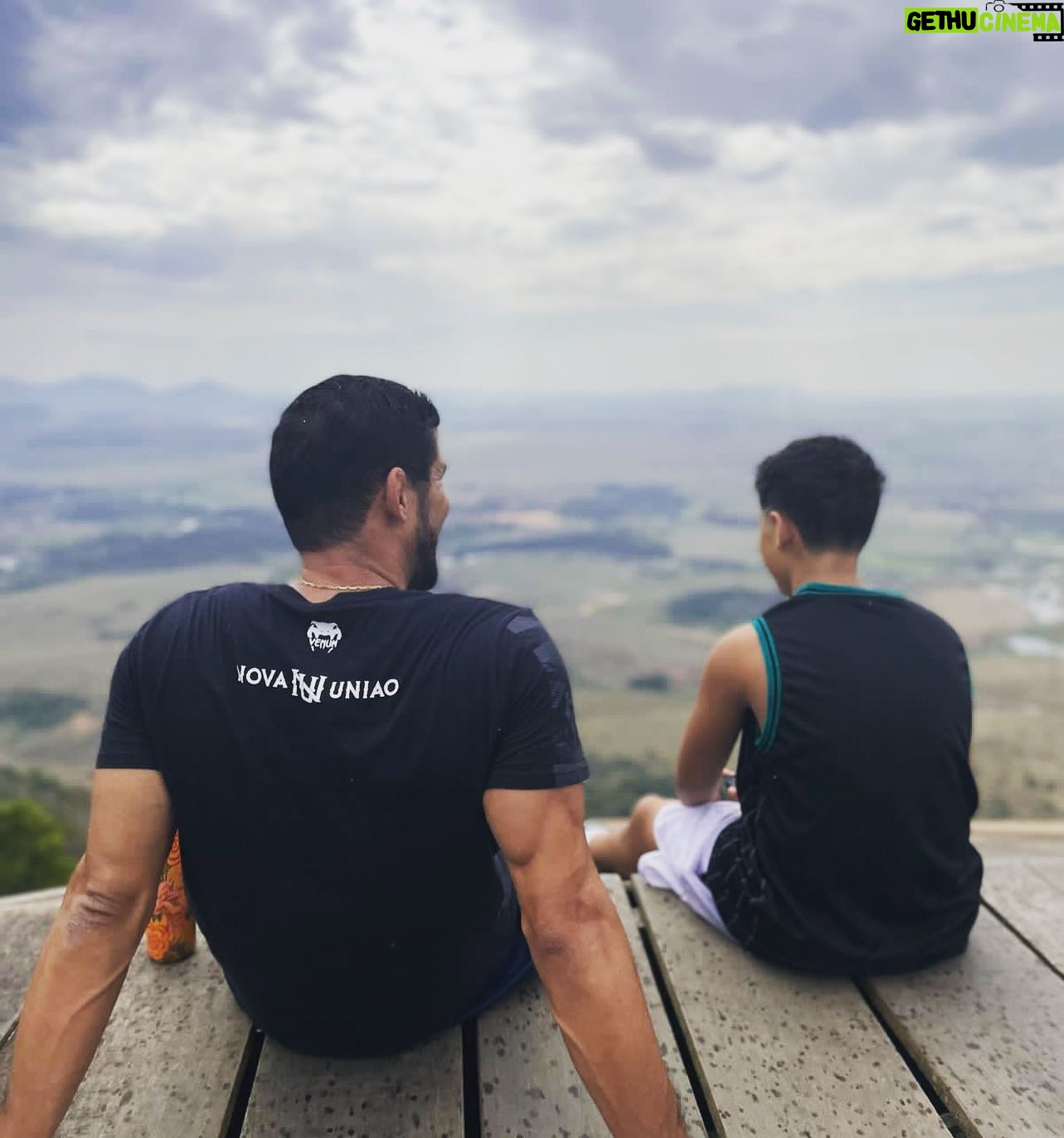 Leonardo Santos - 681 Likes - Ensina a criança no caminho em que deve andar, e ainda quando for velho, não se desviará dele.
- Provérbios 22:6
Feliz dia dos pais !!🙏🏽🔥
#saudades #amor #gratidao