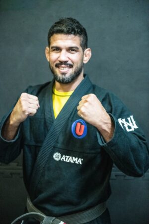 Leonardo Santos Instagram - 🇺🇸 As the final bell of the year rings, I wanted to take a moment to express my gratitude to each and every one of you, who have been with me through the highs and lows of this wild sport journey. 🙌

This Christmas, I wish you all the joy, love, and warmth that this festive season brings. May your homes be filled with laughter, your hearts with peace, and your spirits with the same resilience you've shown me inside the mat.

Remember, the holiday season is not just about gifts and feasts, but also about cherishing the bonds we've built and the memories we've shared. Let's celebrate the victories, learn from the defeats, and gear up for an even more exciting year ahead!

Thank you for your unwavering support. It means the world to me. Here's to a Merry Christmas and a submission New Year! 🎁👊

🇧🇷 Ao soar do último sino do ano, queria dedicar um momento para expressar minha gratidão a cada um de vocês, que estiveram ao meu lado nos altos e baixos dessa jornada intensa no esporte. 🙌

Neste Natal, desejo a todos vocês alegria, amor e calor que esta temporada festiva traz consigo. Que seus lares se encham de risos, seus corações de paz, e seus espíritos com a mesma resiliência que vocês me mostraram dentro do tatame.

Lembrem-se, a época natalina não é apenas sobre presentes e festas, mas também sobre valorizar os laços que construímos e as memórias que compartilhamos. Vamos celebrar as vitórias, aprender com as derrotas e nos preparar para um ano ainda mais emocionante!

Obrigado pelo apoio inabalável. Significa o mundo para mim. Um brinde a um Feliz Natal e a um Ano Novo de finalizações! 🎁👊

#novauniao #leosantos #santosbrothers #sport #jiujitsu #bjj #Christmas #Fighter