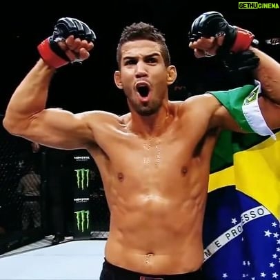 Leonardo Santos - 1K Likes - 🇧🇷O #tbt de hoje é uma homenagem ao meu brother @leosantosjj que depois de 25 lutas e duas décadas dedicadas ao MMA, anunciou o fim da sua jornada como lutador de MMA. Vencedor do @ufc TUF Brasil 2 e 7-3-1 no @ufc.
Quem conhece o Léo sabe que ele é um exemplo de muita dedicação, perseverança e HUMILDADE acima de tudo! 🙌 Além de você não escutar ninguém falando mal dele, ele é uma das maiores referências de Jiu-jitsu da equipe @teamnovauniao e de milhares de lutadores amantes da arte-suave. Parabéns pela brilhante carreira leosantos. Você é o cara!
🇺🇸Today's #tbt is a tribute to my brother leosantos who, after 25 fights and two decades dedicated to MMA, announced the end of his journey as an MMA fighter. TUF Brazil 2 Champion & 7-3-1 in the @ufc.
Anyone who knows Leo knows he is an example of dedication, perseverance, and HUMILITY above all! 🙌 In addition to not listening to anyone talking bad about him, he is one of the most significant Jiu-jitsu references of the @teamnovauniao and for thousands of jiu-jitsu practitioners worldwide. Congratulations on the brilliant career leosantos. You are the man!
#teamnovauniao #novauniao #novauniaoraiz #leosanrosbjj #leosantosmma