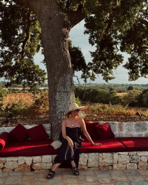 Leontine Borsato Instagram - PUGLIA ROADTRIP 
LECO & LEONTINE 🇮🇹 

Leco kende Puglia nog niet, dus het was de hoogste tijd om hem dit mooie authentieke stuk van Italië te laten zien. Het werd een week vol mooie gesprekken, huilen van het lachen, glammen met haar en make-up en fan-tas-tisch eten op veel prachtige verschillende plekken. Lieve Leec, thanks voor 35 jaar vriendschap én voor deze heerlijke één op één roadtrip. Het voelde weer als vanouds 🖤 
En voor iedereen die Puglia nog wilt ontdekken of nog tips nodig heeft: volg @ciaobellamoments 🇮🇹