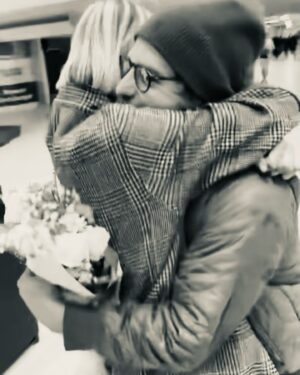 Leslie Bibb Instagram - reunited...
and it feels so good...
sometime rules have to be broken and our three week rule had to be three months because of our work schedules and gawddamn nothin' feels as good as being back with #sammyrocks...