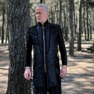 Levent Özdilek Instagram - Şarkılar birlikte söylenince daha güzel…

@cameronzigzal.istanbul