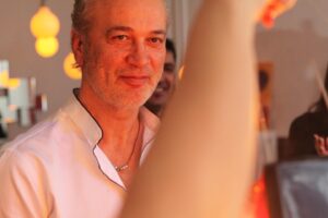 Levent Özdilek Instagram - Güzel ve aşkla bak hayata…ve umutlu 😎