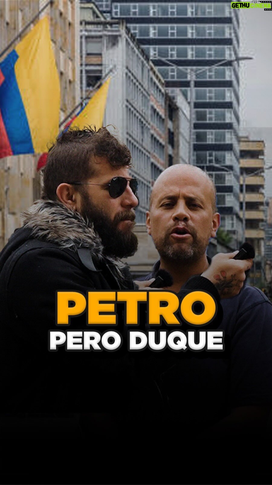 Levy Rincón - 1.9K Likes - "Yo voté por Petro pero me gustó más el gobierno de Duque porque igual hay corrupción en todo lado y la derecha y la izquierda son lo mismo y eso nunca va a cambiar"
Vox Pop completo en mi canal de YouTube
Link en la Bio ☝️