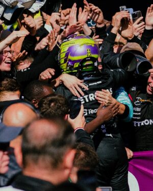Lewis Hamilton Instagram - YES 🍾🍾🍾 945 days since the last win and it’s finally come home. SILVERSTONE I LOVE YOU. There’s no crowd that deserves this more. This is love, this is family. Thank you all for the love and support. Massive shout to the team as well. Everyone in the garage and back at the factory have given long hard hours for this result. It’s not been easy but it’s brought us back to back wins for the team. Most importantly we didn’t lose hope. We didn’t give up. THIS IS WHAT HAPPENS WHEN YOU KEEP GOING. STILL WE RISE 🇬🇧🏆❤️ !!!
