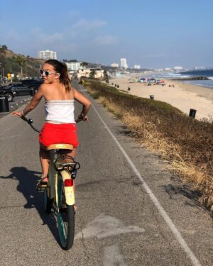 Lexi Ainsworth Instagram - Cruisin through Monday