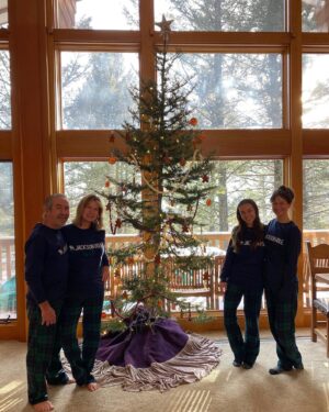 Lexi Ainsworth Instagram - Extra thankful for family this year 💖🎄
