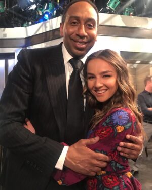Lexi Ainsworth Instagram - The two guys I get basketball knowledge from..... @stephenasmith and my dad @johna5855 🧡