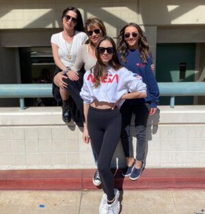 Lexi Ainsworth Instagram - The Davis Girls are back 😎
