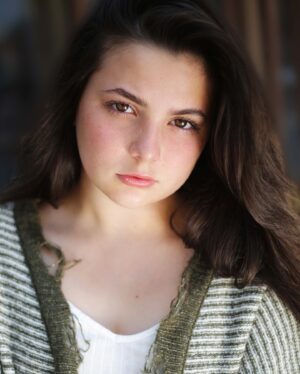 Lexi Rabe Instagram - New headshots #12 thx mom @jessicarabephoto kind of crazy to realize that all of these shots were taken in the same location on the same day by the same person. Just great for different looks! 

#actor #tween #model #singer #dreamer #believer #daughterofgod👑