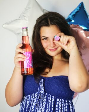 Lexi Rabe Instagram - Happy Fourth of July America! I hope you have a fun and safe celebration! Don’t forget to enjoy a treat - mine? @hollywoodsshirleytemplesoda #fourthofJuly #ad #shirleytemple #soda #pop