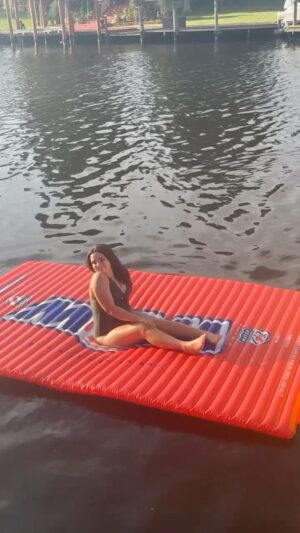 Lexi Rabe Instagram - Thx @wowwatersports for making our backyard a #waterpark !! 🥰
#adventure #fun #family #ad #backyard
