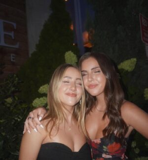 Lexy Kolker Instagram - 8.17💋🥂
