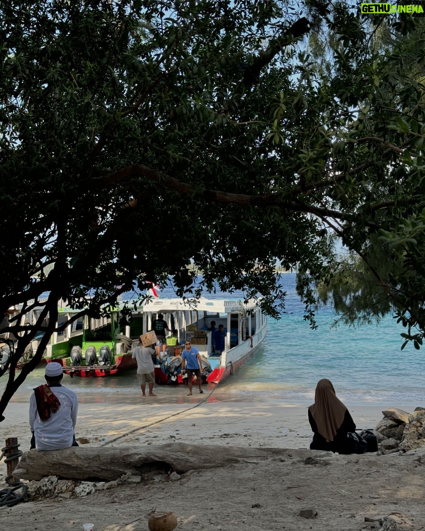 Lila Baklesi - 4.4K Likes - 1.Meet the right person aka @jackbrito2
2.Change your itinerary and go with her to an island that you have never heard of.
3.Welcome to Paradise.
Gili Trawangan
is a small island in Indonesia,1,5 hours by boat from Bali.
It is a traditionally Muslim community, like the rest of Indonesia.
The waters are crystal clear and motorised transport is banned from the island.You can either walk or rent a bike.
Came here for a night,might extend my visit😉
#indonesia #gilit #gilitrawangan #giliislands #changeyouritinerary