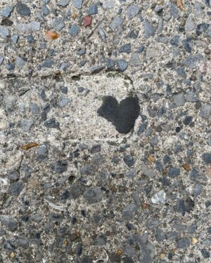 Lily Newmark Instagram - Love on the ground