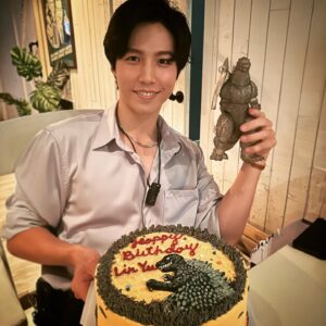 Lin Yu Instagram - -
33歲
謝謝大家❤️

#godzilladay 
#birthday