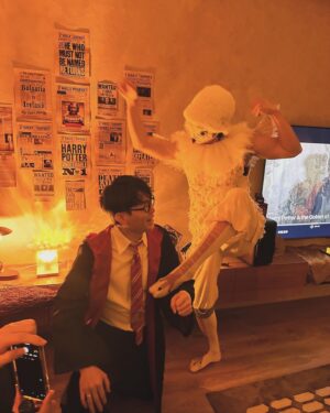 Lin Yu Instagram - -
Woo Woo 🦉

不要笑，我很投入欸！

#merrychristmas #harrypotter #hedwig #wooooo