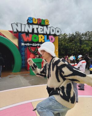 Lin Yu Instagram - -
👀🎄🎄

當了一天快樂的33歲大兒童👶🏻