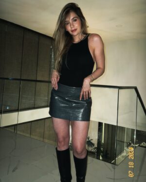 Lina Tejeiro Instagram - De tenerte, también tengo ganas
Solo dame chance para asimilar…