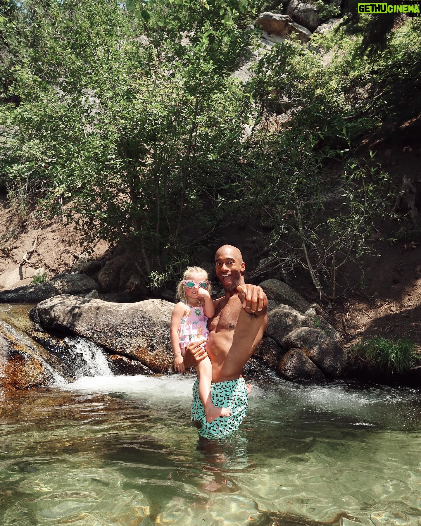 Lindsay Arnold - 108.2K Likes - When a @dancingwiththestars partnership turns into a lifelong friendship >>>>
We had the best week with our faves @mattjames919 @rachaelkirkconnell 🫶
#utahactivities #friends #utahgram