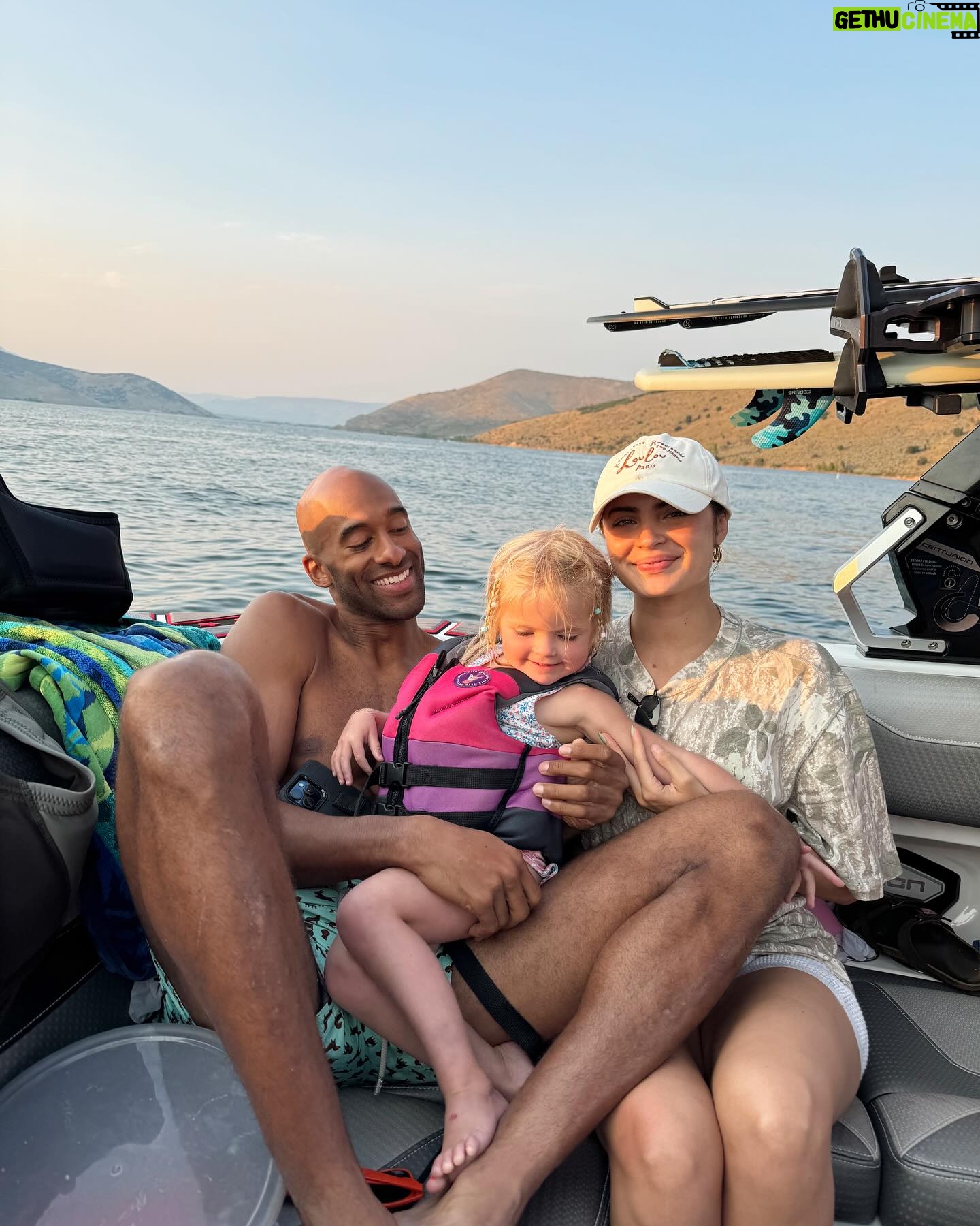 Lindsay Arnold - 108.2K Likes - When a @dancingwiththestars partnership turns into a lifelong friendship >>>>
We had the best week with our faves @mattjames919 @rachaelkirkconnell 🫶
#utahactivities #friends #utahgram