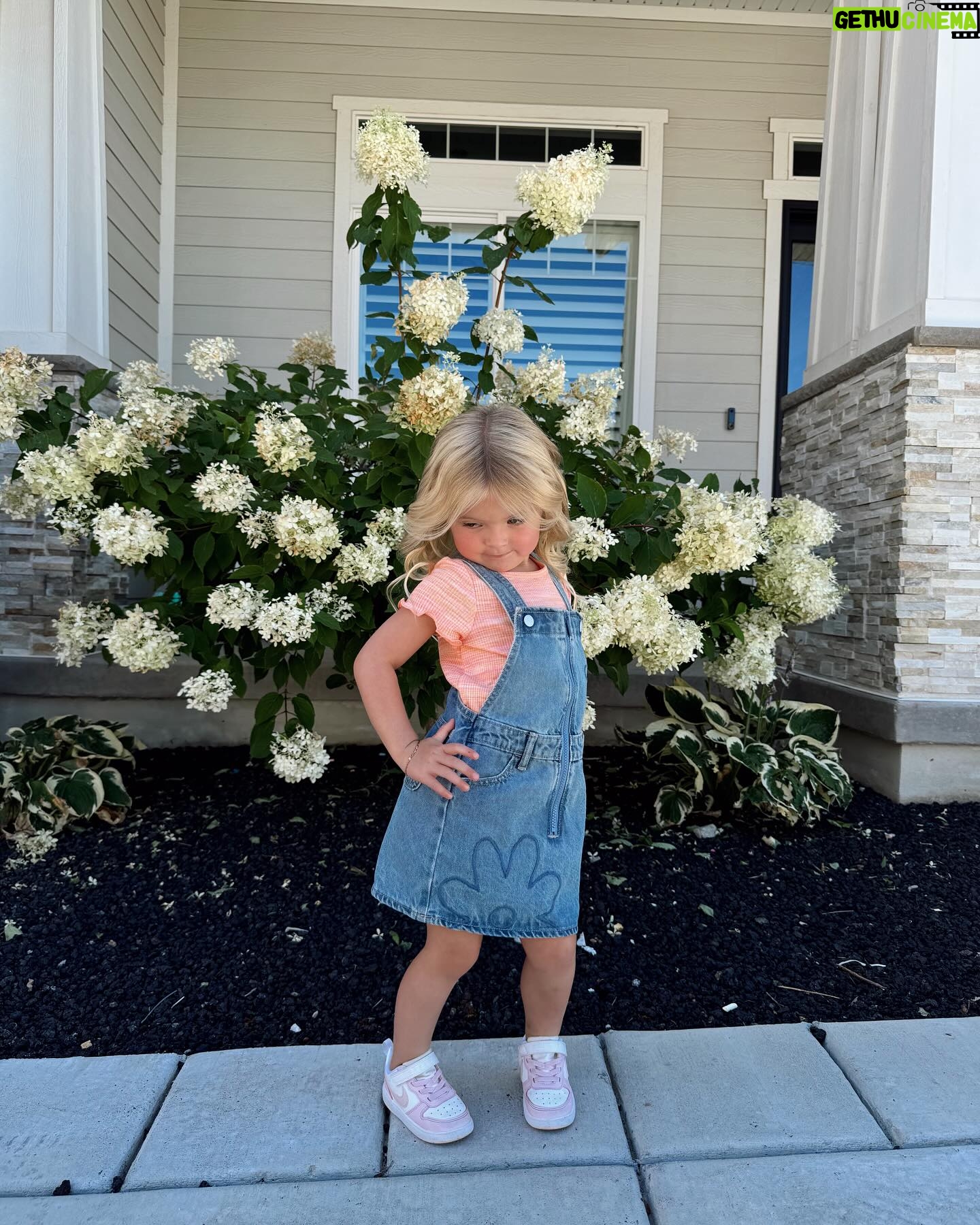 Lindsay Arnold - 189K Likes - First day of school for our Sagey girl 😭🫶 swipe to the end for last years first day of school pic! Our girl is growing up so fast and we just love her so much ❤️
#firstdayofschool #preschooler #momsofinstagram