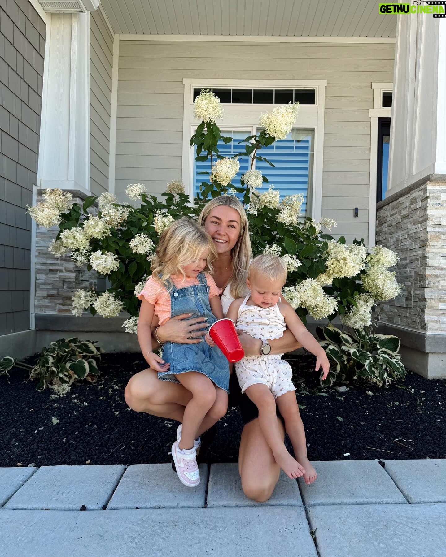 Lindsay Arnold - 189K Likes - First day of school for our Sagey girl 😭🫶 swipe to the end for last years first day of school pic! Our girl is growing up so fast and we just love her so much ❤️
#firstdayofschool #preschooler #momsofinstagram