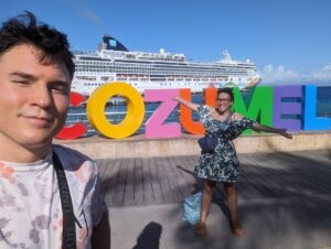 Lindsey Kerecz Instagram - cruise things 🚢