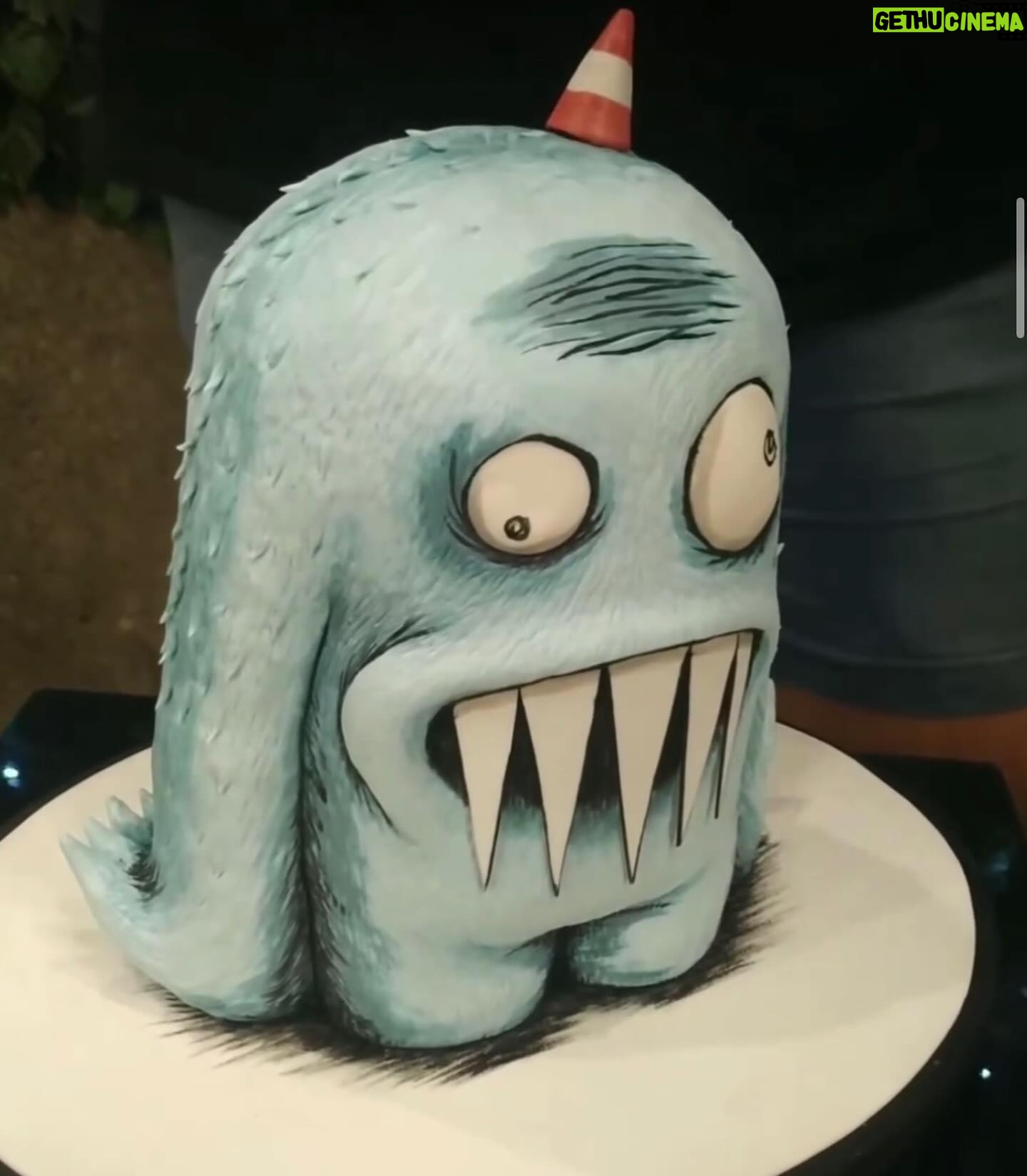 Liniers - 8.2K Likes - EstĆ” tortOLGA!!! (Por @anaclaratobajas ) Tengo hambre! (Por @calle13 ) Muy rico todo.