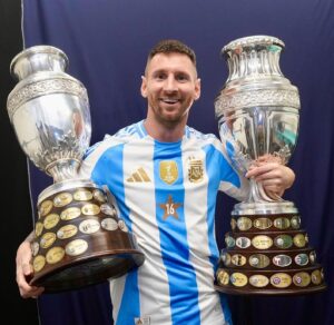 Lionel Messi Instagram - Una más… 🏆🏆