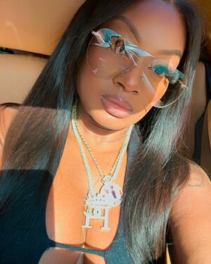Lisa Brown Instagram - ALWAYS Bet 🎲 On The MF Underdog! They Have A Point To Prove With NOTHING To LOSE and Going To WIN EVERY Single MF Time‼️🗣️🗣️💪🏽🦍 

MUA @beautybyindiacharde 💋

#mslb #thedirtyd #dirtyd #detroitmovies #plush #lb #plushproduction #tubi #tubimovies