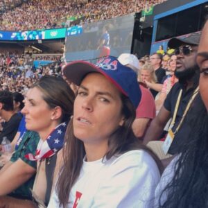 Lisa Leslie Instagram - Baby! When I say A time was had in Paris!!! Day 1 dump!! @uswnt Won Gold and then we celebrated with them!! Don’t judge us🤣🤣🤣🤣🤣 and you know me and lil bit had to join in!! @staley05 🤣🤣