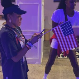 Lisa Leslie Instagram - Baby! When I say A time was had in Paris!!! Day 1 dump!! @uswnt Won Gold and then we celebrated with them!! Don’t judge us🤣🤣🤣🤣🤣 and you know me and lil bit had to join in!! @staley05 🤣🤣