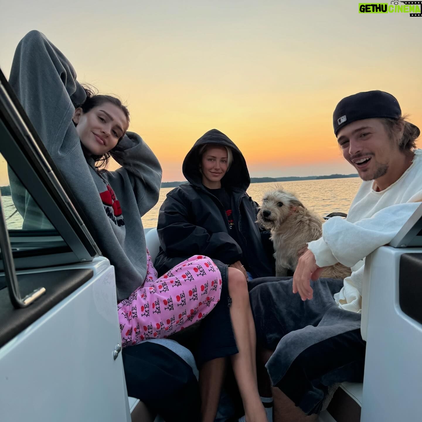 Lisa Rinna - 38.5K Likes - Twas the Summer of Poncho! ❤️🐶🚤❣️👙⚓️☀️🥧😍