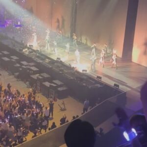 Liu Jun Wei Instagram - 昨天晚上的演唱會真的是震撼全場，舞台魅力無法擋！

尤其是奶哥轉風車的那一刻，彷彿時光倒流，讓我看到了舞蹈前輩們的影子。想當年，我還在旁邊立正站好看他轉，如今他又轉了一次，我也起立「立正」致敬🫡#Respect #回憶殺

誰能想到，這麼多年後，我還能站在這裡，感受那份未曾消退的ENERGY。#一觸即發