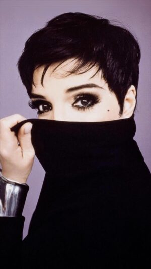 Liza Minnelli Instagram - Today, I open my heart and my lungs to shout about a story which has never been told. Mine. Uncovering my lips & sharing truths. Read links in bio from @people, @entertainmenttonight @hollywoodreporter.