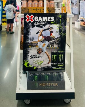 Lizzie Armanto Instagram - XGames mode 🙅🏻‍♀️👾📲🗑️
💚🔋 @monsterenergy