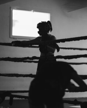 Lola Instagram - Napról-napra erősödünk,  fejlődünk és haladunk 💪🏼🥊 Kőkemény a folyamat, de minden áldozatot megér. Magamról is rengeteget tanulok, sosem gondoltam volna, hogy ennyit elbírok.💪🏼 Köszönöm @lkcs.dnl , hogy megörökítetted ezt az időszakot 📸 #sztárbox @sztarboxrtl