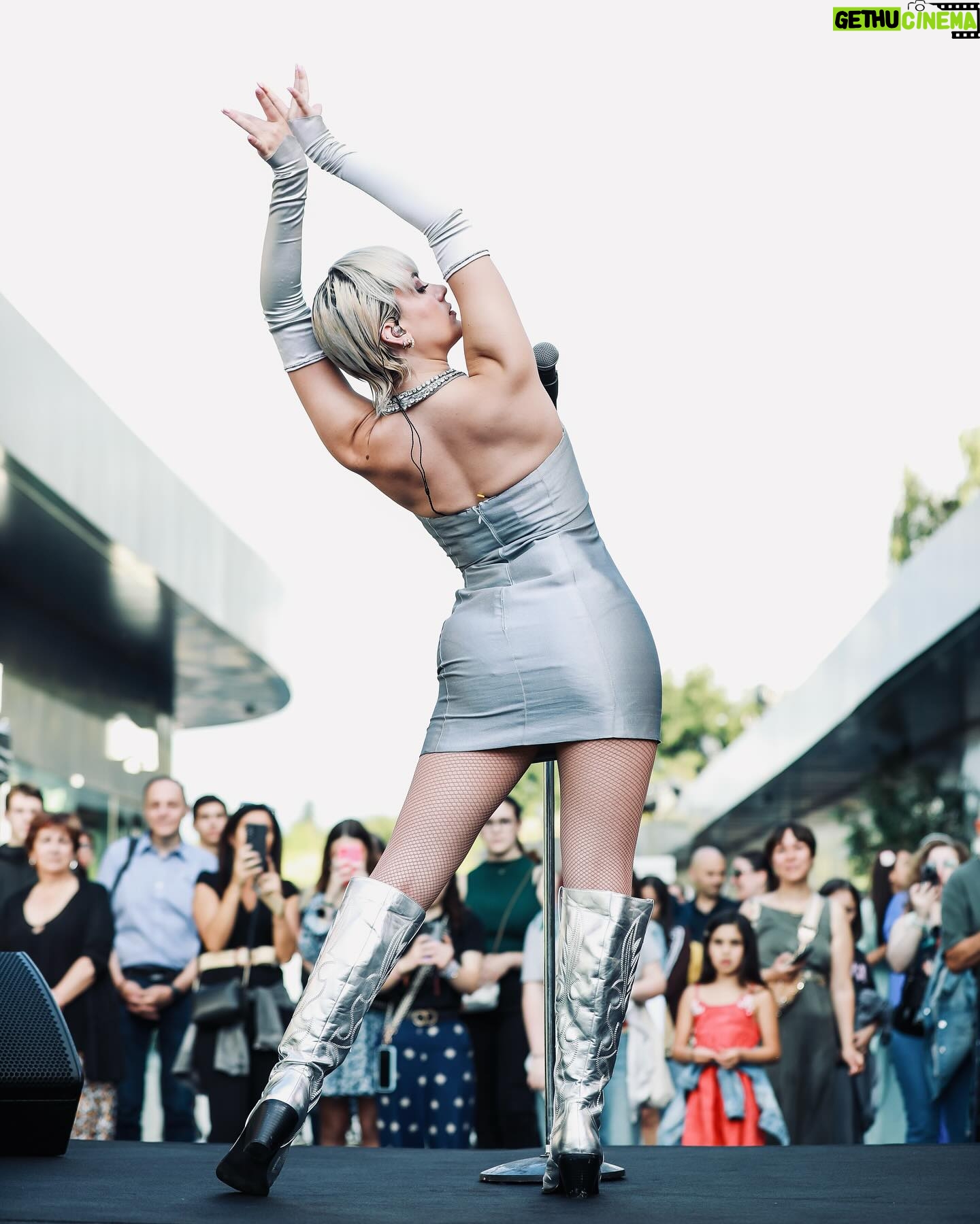 Lola Antolinos - 4.2K Likes - Last month at @thevillage_outlet 🩶
Pictures @mjbruyere
Dancers @manon_angello @mklyza
Dress @unerobeunsoir
Shoes @pascalevenot_pressoffice