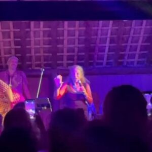 Lolita Instagram - Orgullosa de ti @guillefuri pedazo de banda @gonzalos.g @_pedroaantonio_ Mario teclados , Pablo saxo batería Antonio sois unos crac y tú @guillefuri un pedazo de artista en la sangre lo llevas y pedazo de concierto ,no porque seas mi hijo porque eres grande , un placer mi vida escucharte Nadie  como tú y cantar contigo más todavía , te quiero sois mi vida @elenafuriase @guillefuri