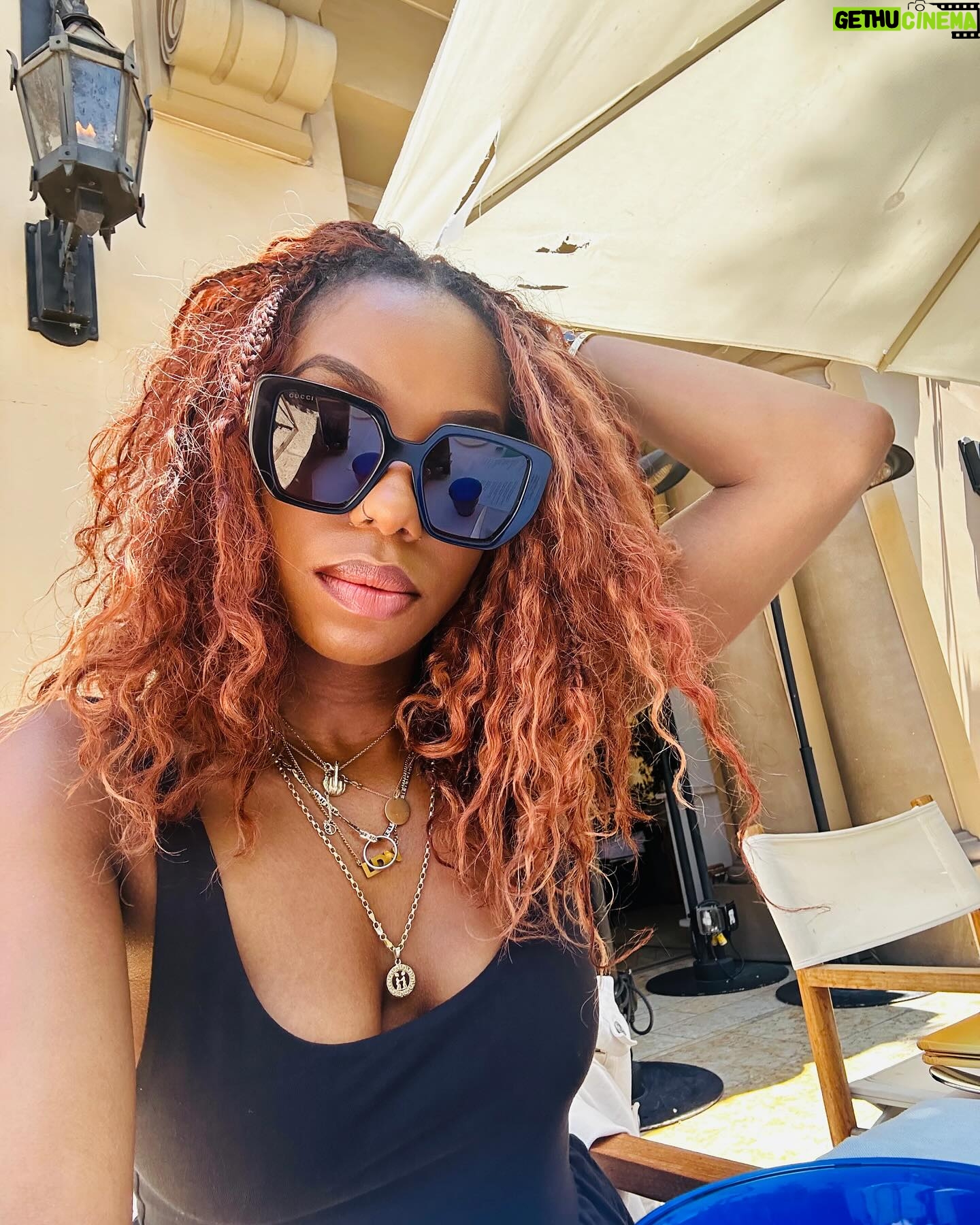 London Hughes - 3 Likes - Erin Blackovich 🧑🦰🔥
