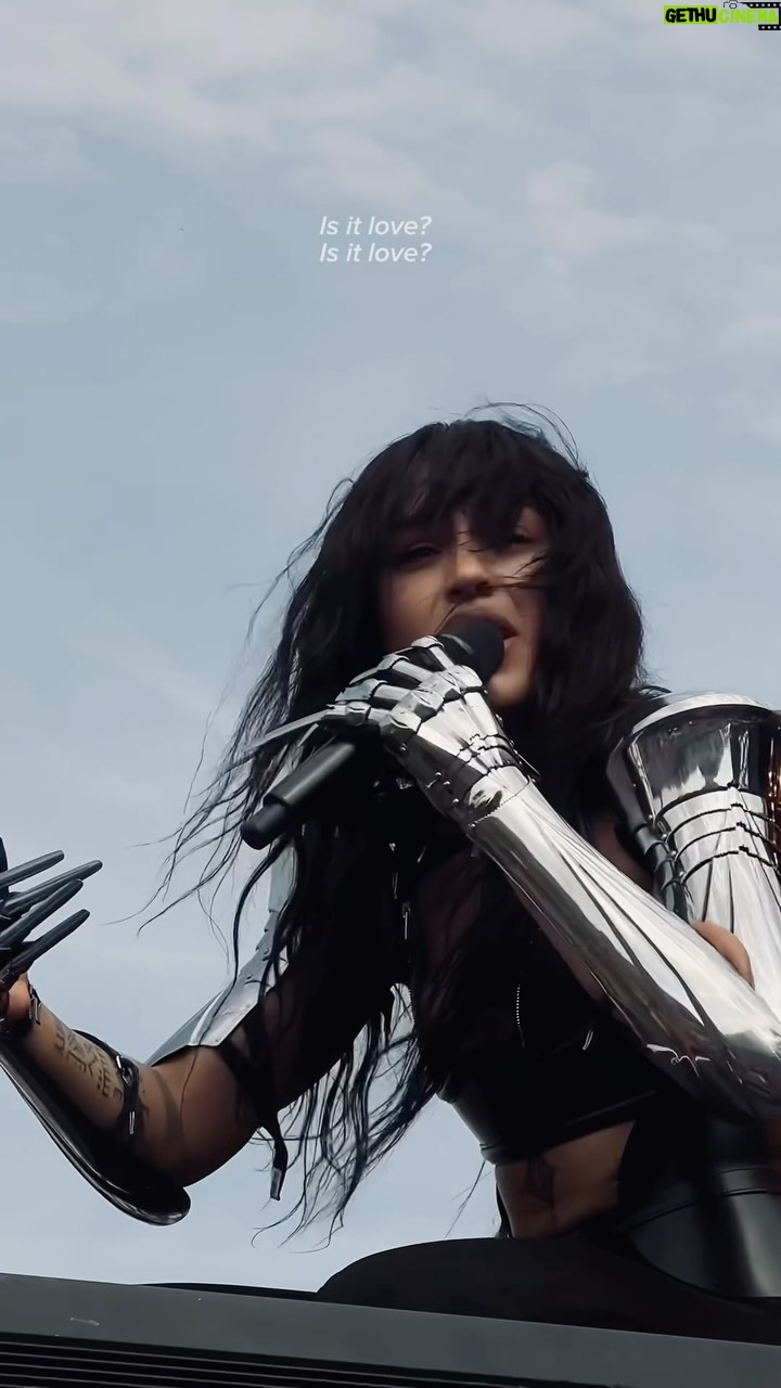 Loreen - 45.9K Likes - How do you know if it’s love?